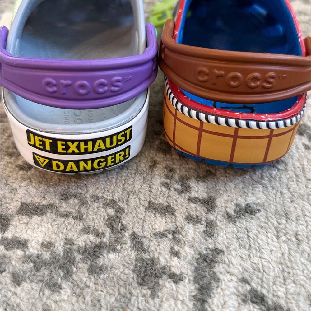 CROCS Kids Toy Story Mix-Matched Clog buzz and woody c10 - Picture 3 of 4